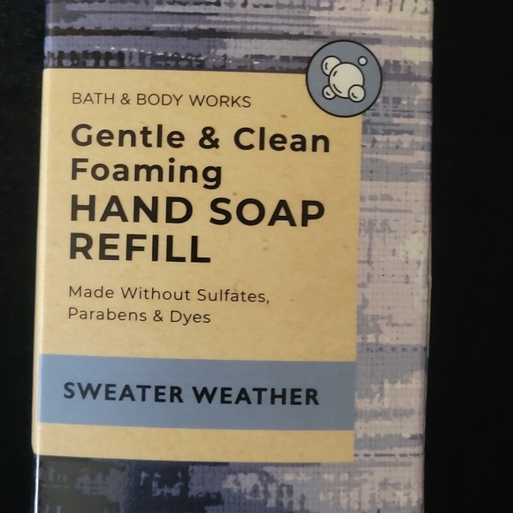 Bundle Of 2 Sweater Weather Foaming Hand Soap Refill Bath & Body Works - Picture 2 of 6